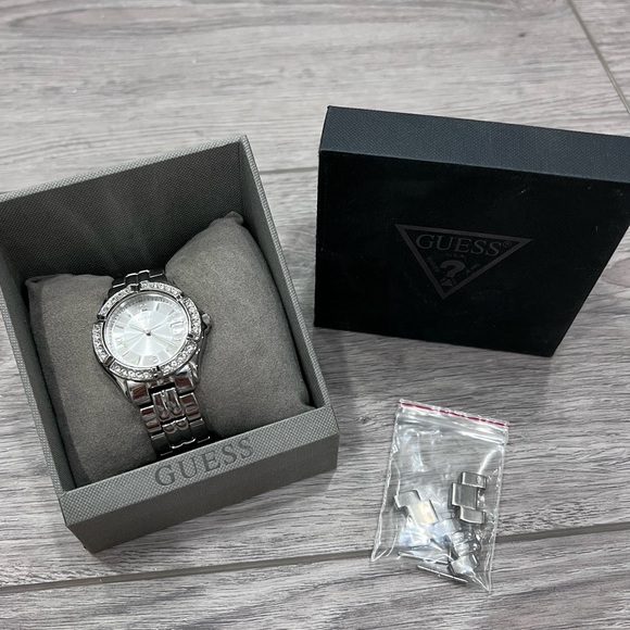 GUESS watch - Picture 2 of 2